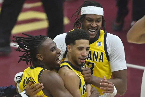 ▲溜馬哈利伯頓、騎士米歇爾。（圖／路透） 