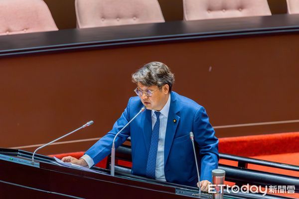 ▲演習衝擊台東漁民生計，立委黃建賓爭取下國防部配套出爐。（圖／記者楊漢聲翻攝）