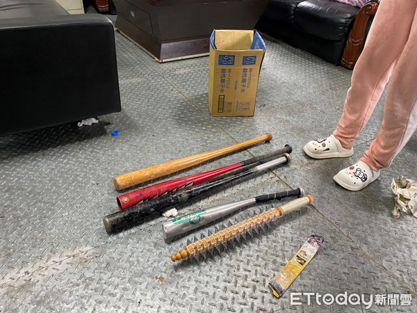 ▲▼台版人形蜈蚣逼吃排泄物、69口交。（圖／台中地檢署提供）
