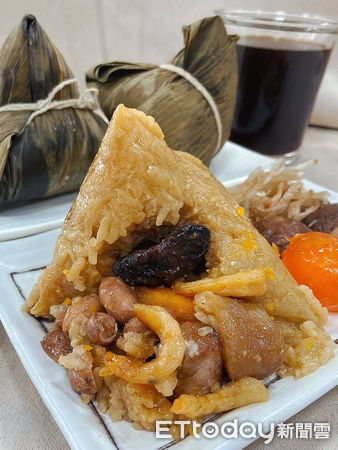 ▲雲嘉南分署推出「端午優選禮盒季」，圖為火燒蝦肉粽、烏魚子等熱賣商品，結合節慶與社區經濟。（記者林東良翻攝，下同）