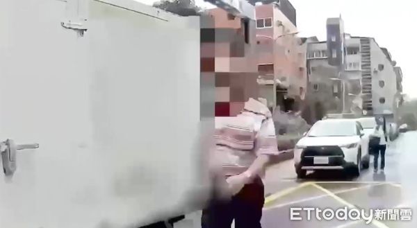 ▲▼詹女在網路熱戀外國男，被騙14萬見不到人，配合警員逮面交車手。（圖／記者邱中岳翻攝）