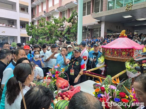 ▲白沙屯媽祖鑾轎進彰化達德商工。（圖／達德商工提供）