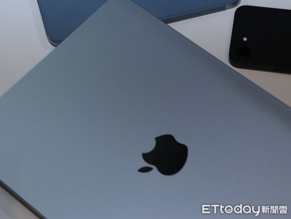 CNN預測WWDC三大重點更新　iOS直接變26、介面大改「透明化」