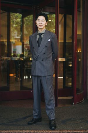▲影集《微醺大飯店1980s》開鏡，由李國毅、邵雨薇、施柏宇、李沐、蔡思韵、黑嘉嘉及王碩瀚主演。（圖／一念電影提供）