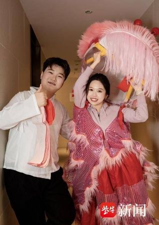 ▲▼新人在海底撈辦婚宴！賓客140人「帳單長達2公尺」。（圖／翻攝微博）