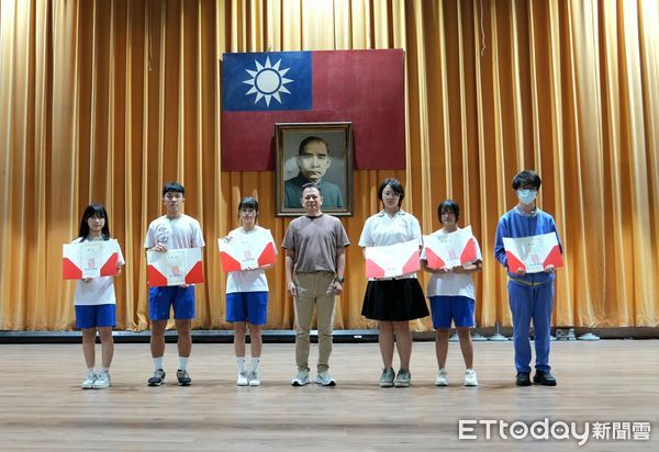 ▲▼    嘉義市管樂團音樂會海報設計比賽 成果亮眼 青春創意閃耀藝壇   。（圖／嘉義市管樂團提供）