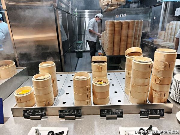 ▲村民食堂廚窗港點新莊店試營運。（圖／Darren蘋果樹提供）