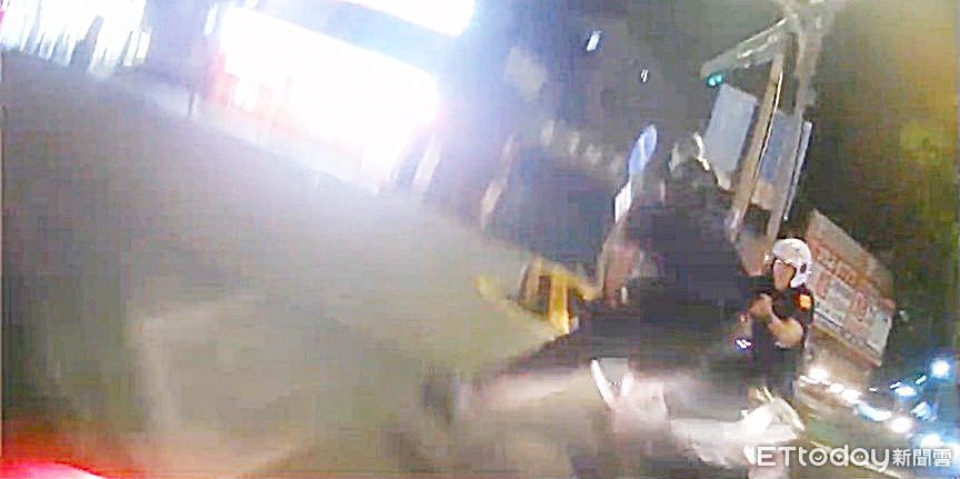 桃園男無照酒駕騎車撞警逃逸！一路違規吃17萬6400元罰單