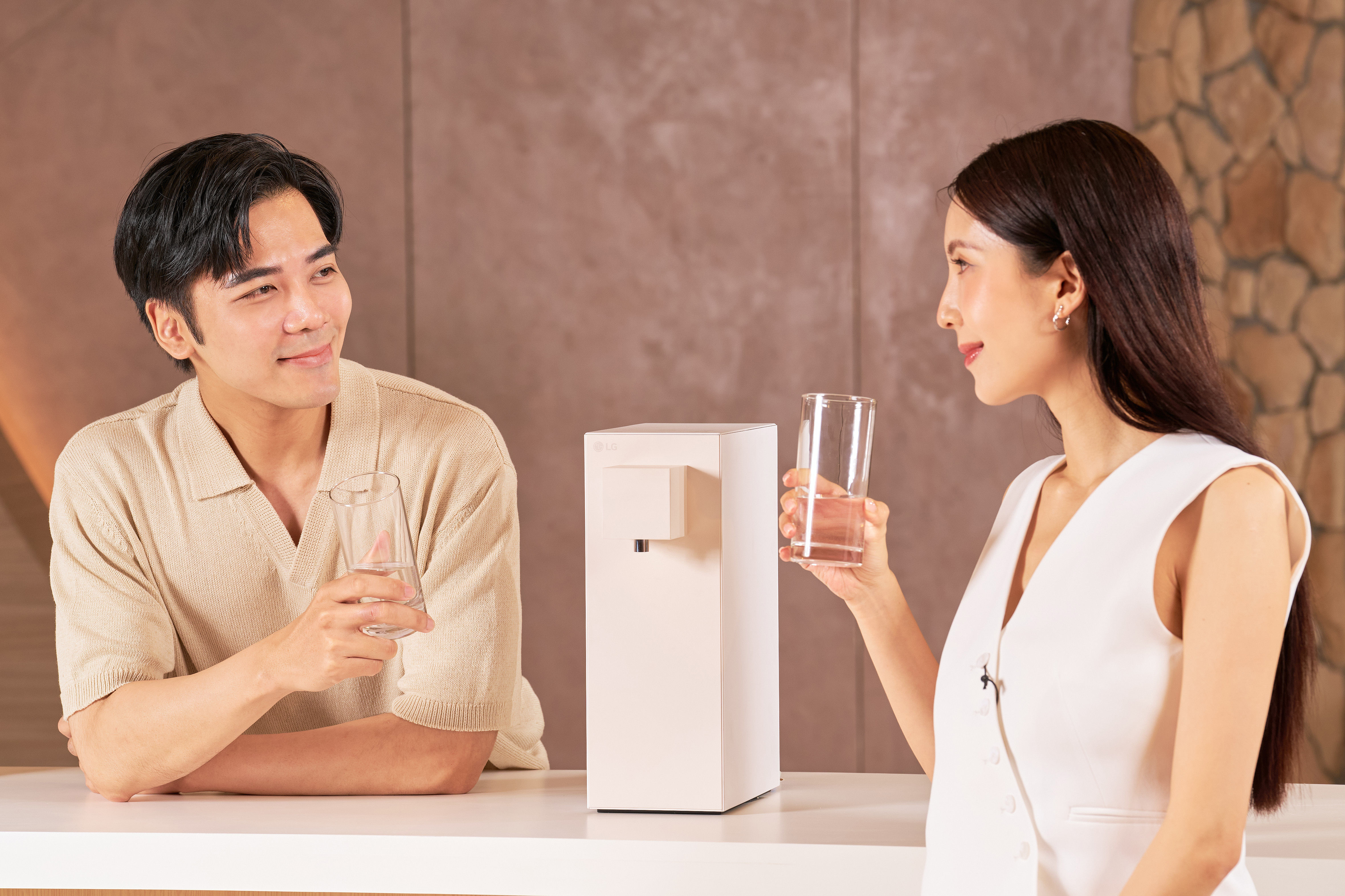▲LG首度在台發表淨水機產品PuriCare。（圖／品牌提供）
