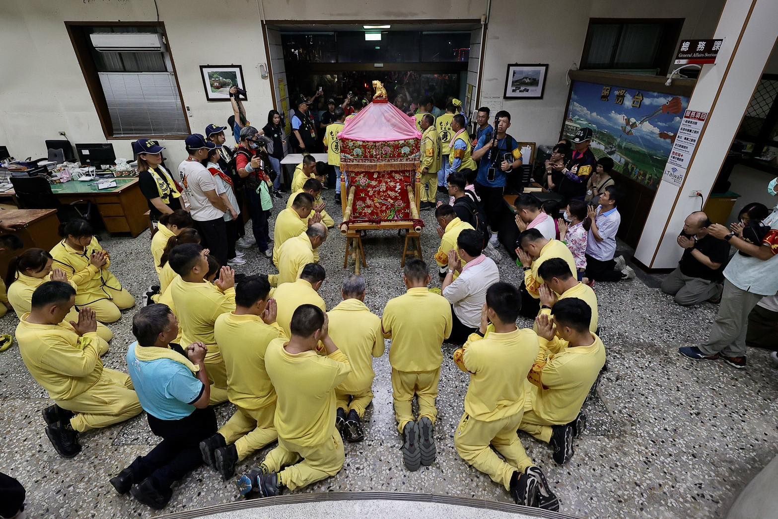 ▲▼頭旗車又被海放！白沙屯媽駐駕「溪湖糖廠」創下兩個第一次。（圖／翻攝白沙屯拱天宮臉書）