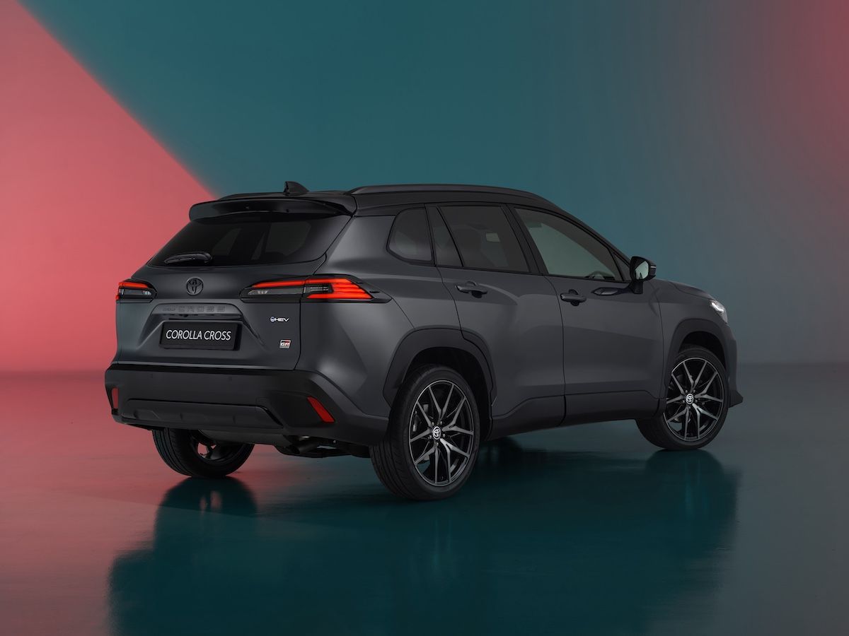 ▲歐洲突襲釋出小改款Corolla Cross！造型與台灣、東南亞差很大。（圖／翻攝自TOYOTA）