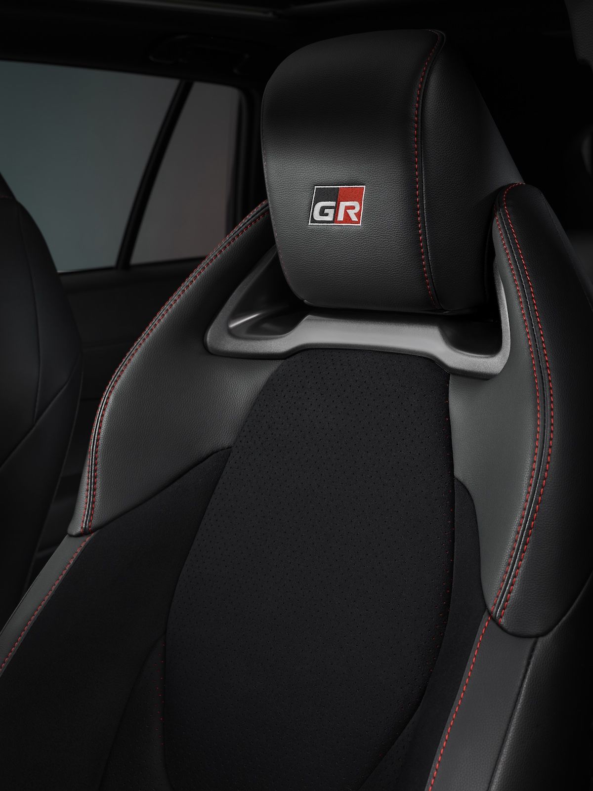 ▲歐洲突襲釋出小改款Corolla Cross！造型與台灣、東南亞差很大。（圖／翻攝自TOYOTA）