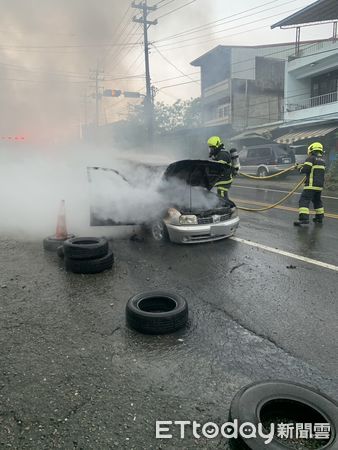 ▲鹿谷鄉縣道151發生火燒車案。（圖／記者高堂堯翻攝）