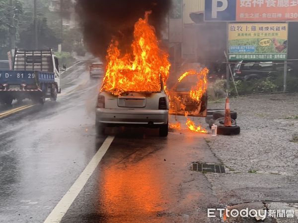 ▲鹿谷鄉縣道151發生火燒車案。（圖／記者高堂堯翻攝）