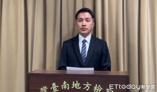 ▲台南地檢署偵辦立委罷免提議人名冊涉偽造案，涉案人利用黨員資料偽簽成冊，目前已有11人遭起訴、37人緩起訴處分。（記者林東良翻攝，下同）