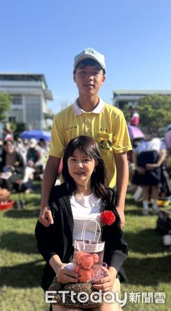 ▲屏東縣南榮國中舉辦「母親節洗腳謝恩活動」             。（圖／南榮國中提供）