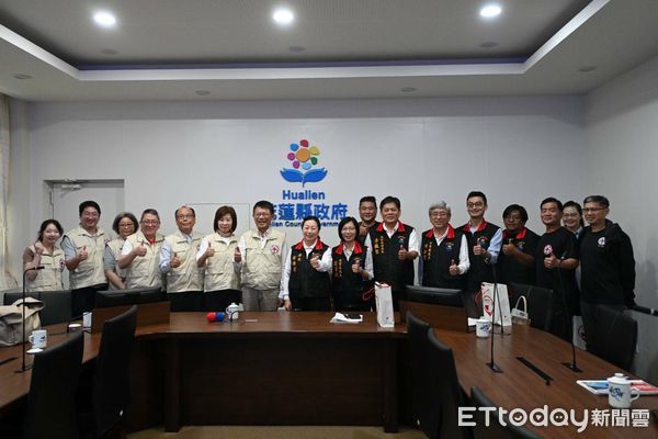 ▲▼中華民國紅十字會長潘維大拜會花蓮縣政府由縣長徐榛蔚親自接待。（圖／花蓮縣政府提供，下同）