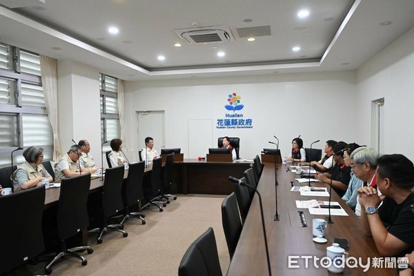 ▲▼中華民國紅十字會長潘維大拜會花蓮縣政府由縣長徐榛蔚親自接待。（圖／花蓮縣政府提供，下同）