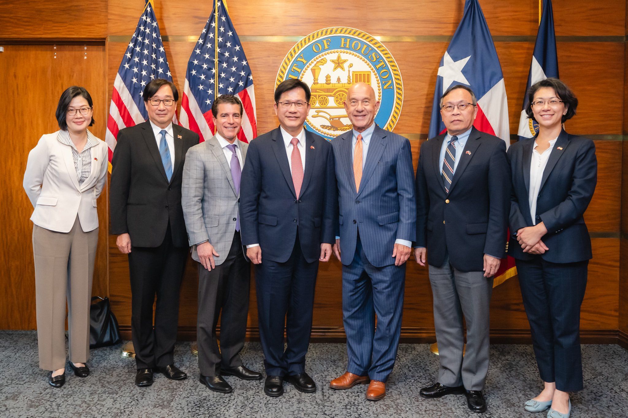 ▲▼林佳龍訪美第一天拜會德州休士頓市長John Whitmire。（圖／翻攝自Facebook／林佳龍）