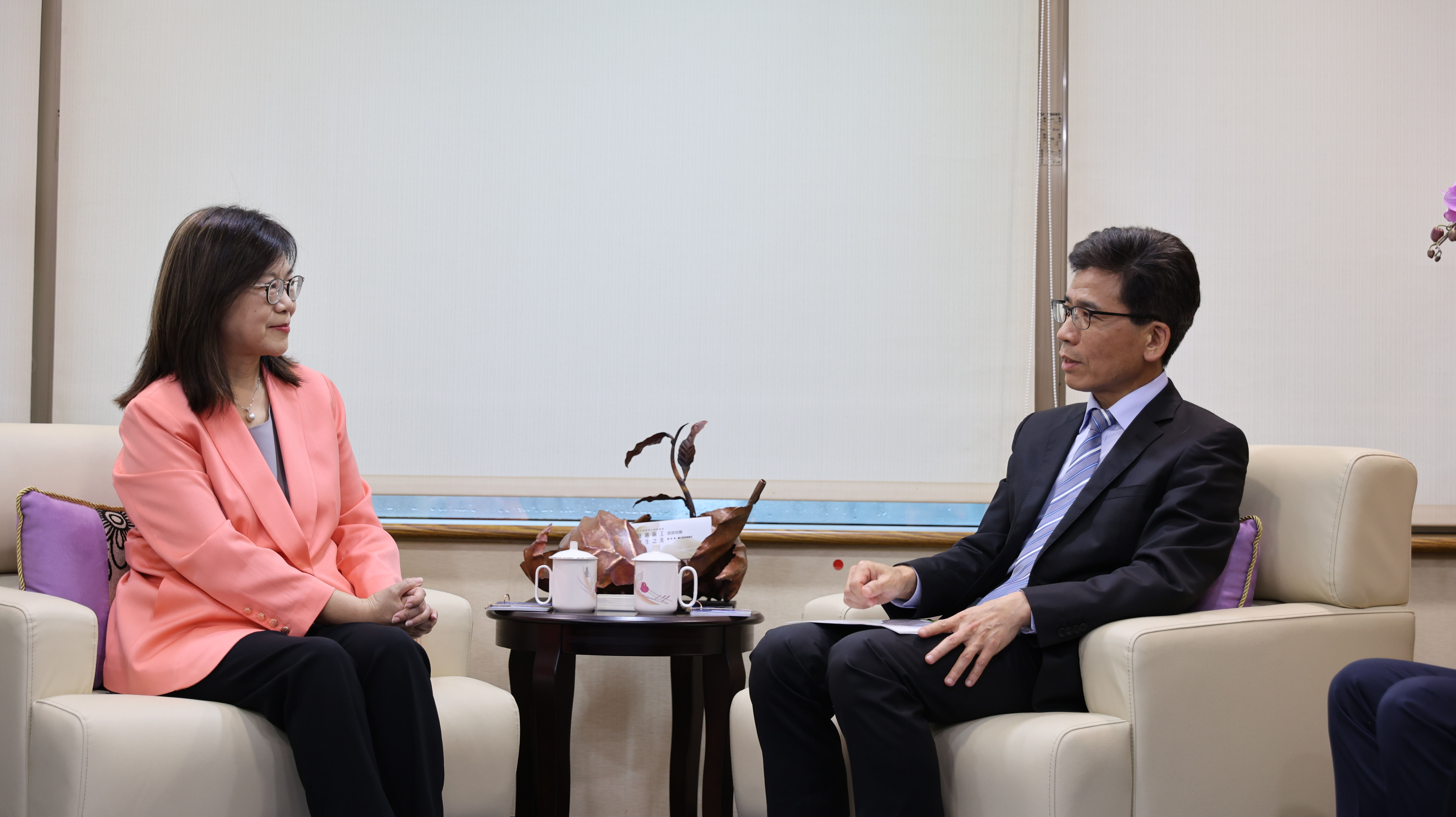 ▲▼海洋委員會主任委員管碧玲昨（7日）率員拜會金融監督管理委員會主任委員彭金隆，舉行「雙首長海洋ESG交流會議」（圖／海委會提供）