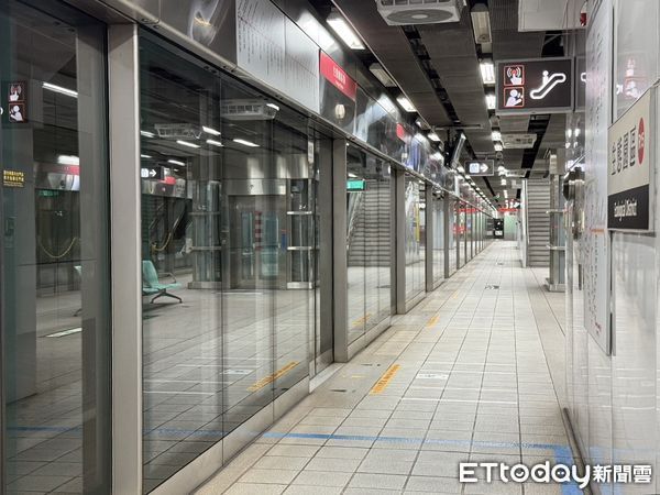 ▲高雄捷運,服務台,月台,生態園區站。（圖／記者許宥孺攝）