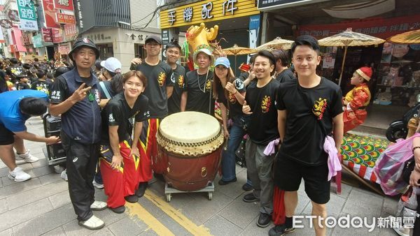 ▲▼ 為慶祝金門浯島城隍遷治345週年， 「慶賀繞境團」今(8)日下午為城隍爺出巡暖身           。（圖／記者潘鳳威攝）