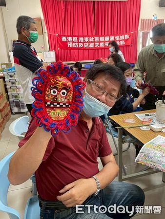 ▲嘉南藥理大學走進台南西港社區，辦理樂齡健康運動與金獅面具創作工坊，長輩與學生同樂共學，現場互動熱絡。（記者林東良翻攝，下同）