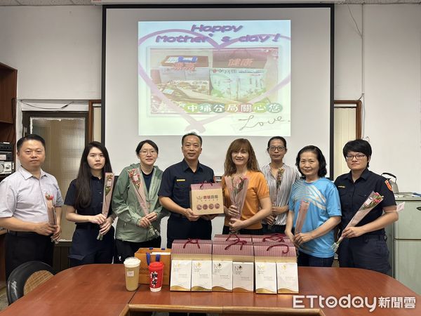 ▲▼  【歡慶母親節 中埔警分局長溫馨送暖】    。（圖／中埔分局提供）