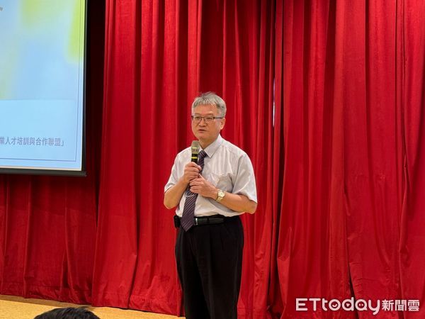 ▲中山醫學大學今日舉辦「2025醫療科技博覽會暨創新創業經驗分享交流會」，邀請逾50家醫藥、生技與健康科技相關企業進校交流。（圖／記者游瓊華翻攝）