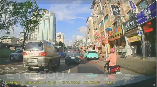 ▲民眾違停購買果汁，這家店是老字號果汁店            。（圖／記者吳奕靖翻攝）