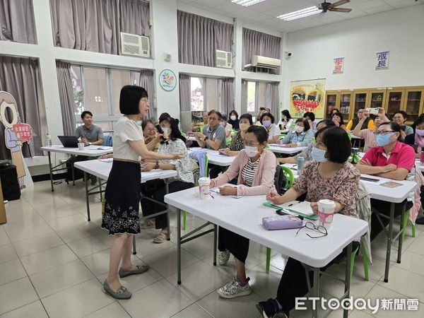 ▲台南市教育局辦理樂齡講師回訓計畫，強化教學設計與數位素養，打造高齡友善學習環境。（記者林東良翻攝，下同）