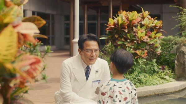 ▲戴立忍對戲童星「養樂多」，情緒忍不住潰堤。（圖／大愛電視提供）