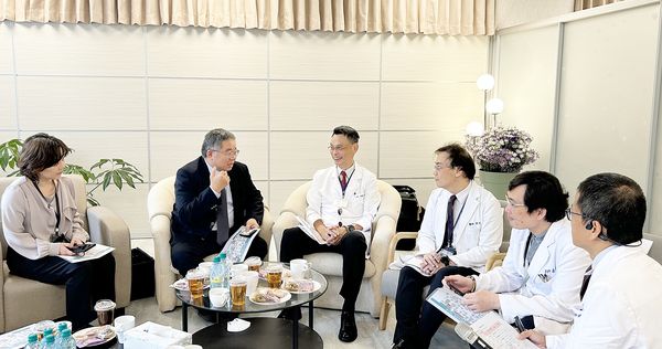 ▲桃檢檢察長戴文亮向桃園療養院進行意見交流。（圖／桃園地檢署提供）