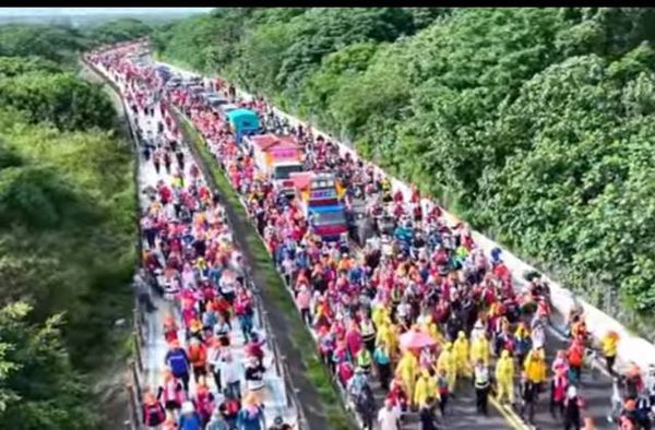 ▲白沙屯媽祖上午徘迴中彰交界，頭旗車在台中等待。（圖／翻攝自白沙屯媽祖網路電視台）