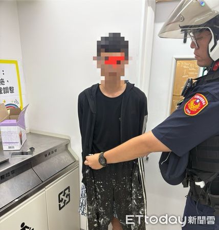 ▲屏東警分局員警逮獲劉姓車手             。（圖／記者陳崑福翻攝）