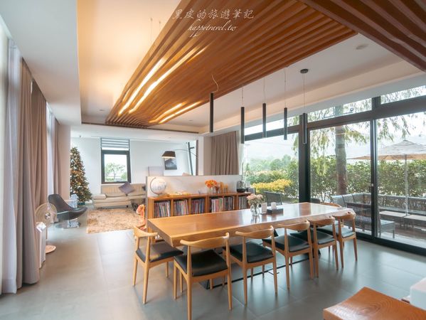 ▲▼宜蘭包棟民宿。悠悅光Aura Villa｜CP值超高的冬山包棟民宿，純白的現代設計建築中不僅有超大泳池，每一間房間更可以邊泡澡邊欣賞落羽松，宜蘭民宿/冬山民宿。（圖／部落客黑皮的旅遊筆記授權提供）