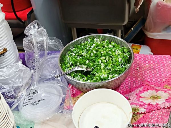 ▲▼阿春媽媽涼麵店張春涼麵》南機場美食中正區早餐推薦好吃台北涼麵開賣就排隊外帶。（圖／部落客Darren蘋果樹旅遊玩樂誌授權提供）
