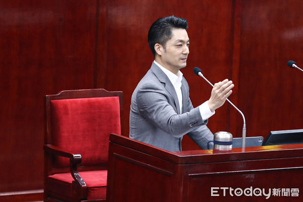 ▲台北市長蔣萬安市長專案報告，與簡舒培爭執。（圖／記者林敬旻攝）