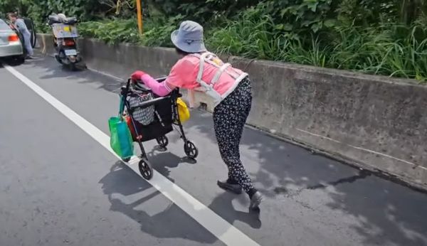 ▲▼             。（圖／翻攝自YouTube「白沙屯媽祖網路電視台」）