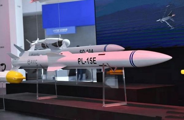 ▲▼巴基斯坦空軍擊落印度5架戰機，來自具中國血統的PL-15E導彈扮演重要功臣。（圖／翻攝自Facebook／中華軍武論壇3.0）