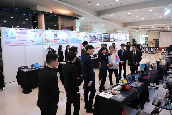 圖四：世新大學觀光學系A110級畢業展覽《拾憶》於管理學院盛大展開。（圖／世新大學提供）