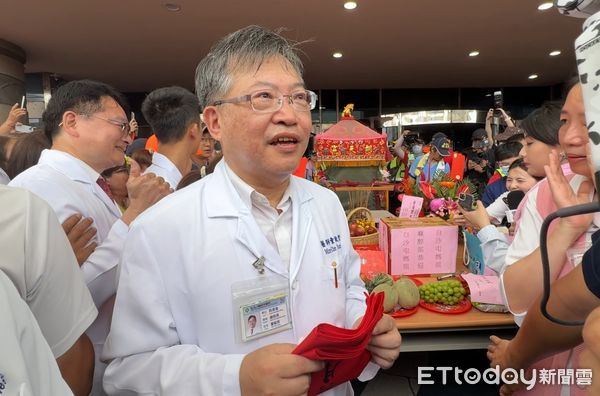▲▼             白沙屯媽祖停駕童綜合醫院梧棲院區。（圖／記者黃資真攝，下同）