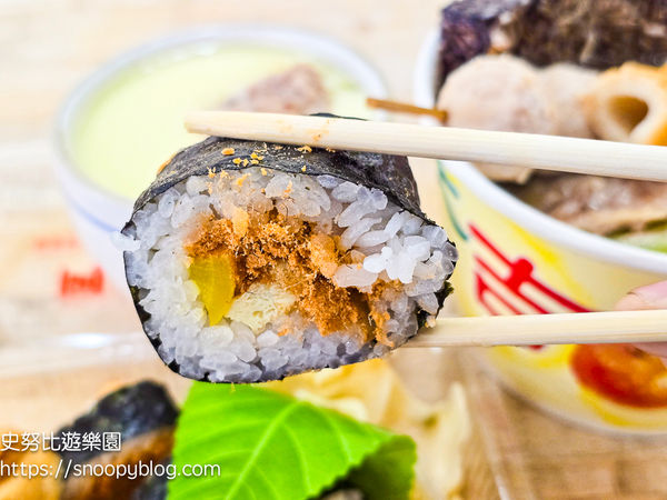 ▲▼【新北鶯歌美食】阿婆壽司～24小時營業老字號壽司，多種口味壽司均一價50元，鶯歌排隊美食。（圖／部落客史努比遊樂園授權提供）
