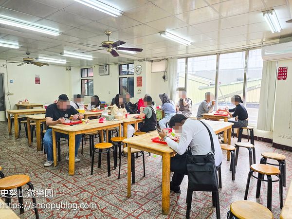 ▲▼【新北鶯歌美食】阿婆壽司～24小時營業老字號壽司，多種口味壽司均一價50元，鶯歌排隊美食。（圖／部落客史努比遊樂園授權提供）