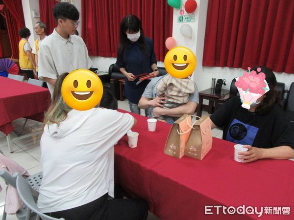 ▲南投看守所收容藥癮者於母親節前夕面對面懇親。（圖／記者高堂堯翻攝，下同）