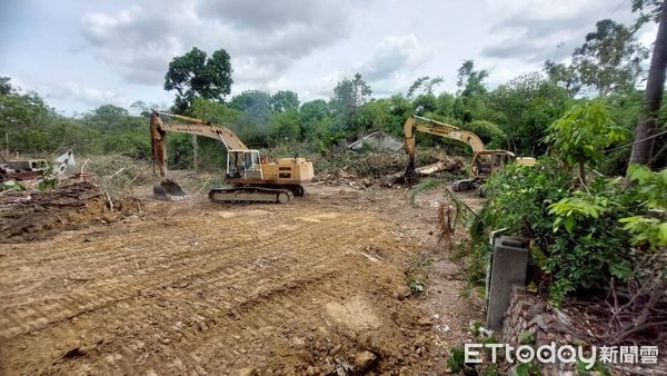 ▲▼ 高爾夫球俱樂部無照營業竟還北上陳情　高市府怒轟：危害市民安全。（圖／記者賴文萱翻攝）