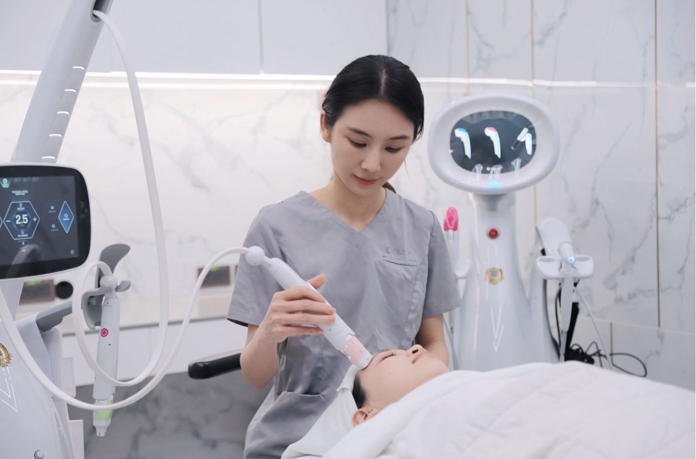 ▲▼        媽媽的青春從未謝幕，美麗與自信在此刻妍然綻放     。（圖／業者提供）