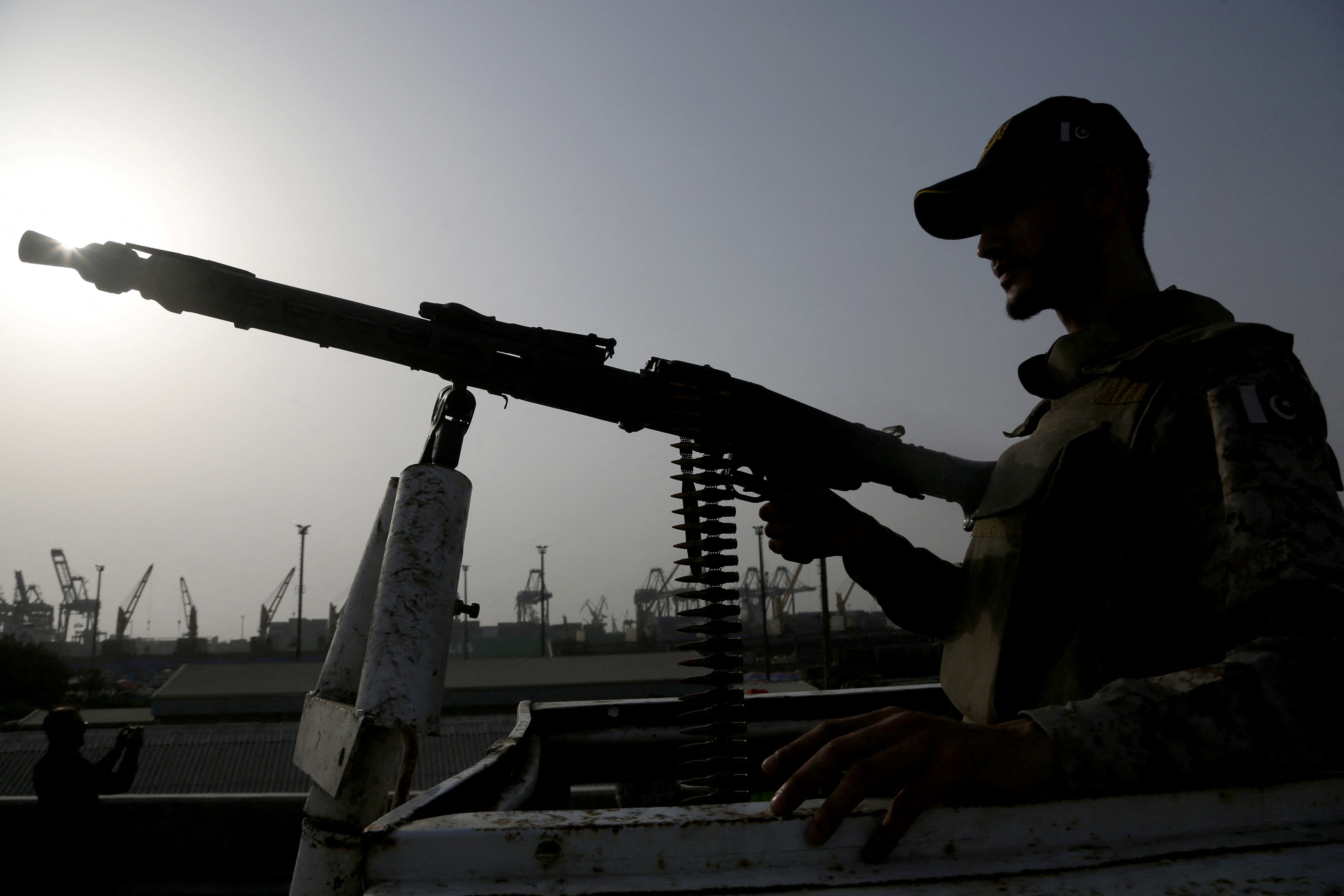 ▲▼巴基斯坦士兵駐守在喀拉蚩港（Karachi Port）。（圖／路透）