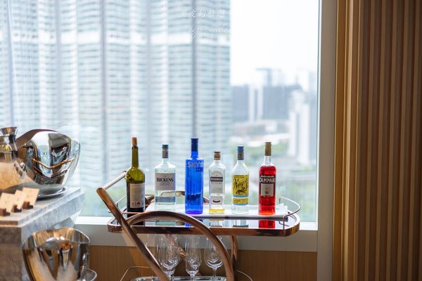▲▼香港銀樾美憬閣精選酒店｜2025香港飯店推薦，在露台泡澡還可以欣賞香港城市景色。（圖／部落客黑皮的旅遊筆記授權提供）