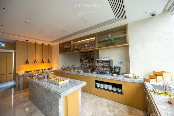 ▲▼香港銀樾美憬閣精選酒店｜2025香港飯店推薦，在露台泡澡還可以欣賞香港城市景色。（圖／部落客黑皮的旅遊筆記授權提供）